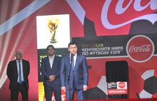 В Ярославль приехал кубок Чемпионата мира по футболу FIFA: фото