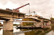 В Ярославле разрушили мост через Которосль: как это было