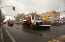 Первый снегопад в Ярославле: коммунальщики вышли на масштабную уборку