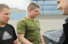 Секретный миллионер подарил парням из Рыбинска четыре авто