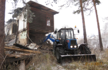 Во время сноса одного барака в Ярославле загорелся второй