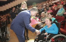В Ярославле вручили губернаторские премии инвалидам