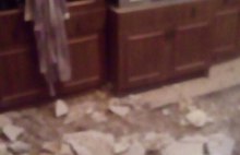 Так начался капремонт: в квартире в центре Ярославля обвалился потолок