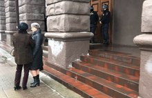 Полицейские в касках у офиса Центробанка в Ярославле: что произошло