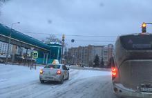  В Ярославле не убирают дороги от снега: фото всех районов города