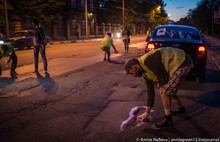 В Ярославле разукрасили дорожные ухабы