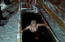 Ярославцы нырнули в ледяную воду, чтобы отметить Крещение: фото и видео