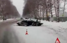 Серьёзное ДТП в Ярославле: одна из машин на крыше, другую «разорвало» на две части