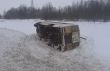 В Ярославской области в кювет улетел автобус с пассажирами: есть пострадавшие