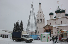 В Ярославле разобрали новогодние елки: почему оставили иллюминацию