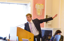 Мэру Ярославля на заседании муниципалитета было задано много «неудобных» вопросов. Фоторепортаж