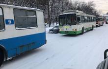 В Ярославле встали троллейбусы