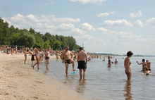 Несмотря на буйство микробов, все пляжи Ярославля открыли. С фото