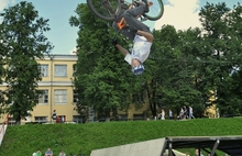 Ярославль не выбить из велосипедного седла. Фоторепортаж