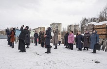 В Ярославле центральный купол Свято-Тихоновского храма увенчали крестом