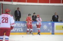 Губернатор Ярославской области против Президента Республики Беларусь в хоккейном матче: видео
