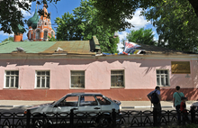 В Ярославле у школы «Ярославская икона» «поехала» крыша. С фото