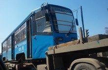 Ярославцы волнуются: в город везут старые ржавые трамваи