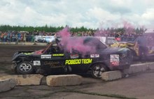 В автобоях победу одержали ярославцы на раритетной «Победе»