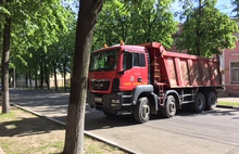 В День города Ярославль взяли в кольцо поливалок  и мусоровозов: что это было