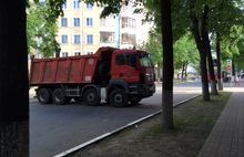 В День города Ярославль взяли в кольцо поливалок  и мусоровозов: что это было