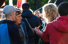 На разрешенный митинг против ввоза в Ярославль московского мусора пришли 900 человек: фото