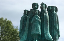В Ярославской области открыли памятник Царской семье