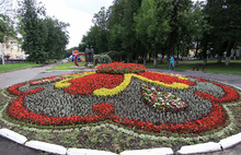 Ярославль закончили украшать цветами