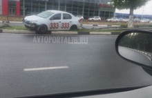 В Ярославле у такси на скорости оторвало колесо