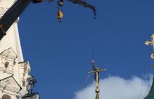 В Ярославле начался демонтаж крестов с куполов храма Ильи Пророка