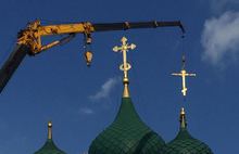 В Ярославле начался демонтаж крестов с куполов храма Ильи Пророка