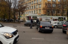 На проспекте Октября столкнулись «ВАЗ» и «Ауди»: в сторону Брагино пробка