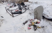 Ярославцы требуют наказать лихачей, повредивших на Осташинском кладбище ограды и памятники