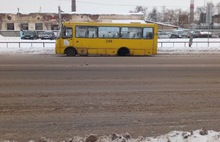 В Рыбинске маршрутка на ходу осталась без колес-ФОТО