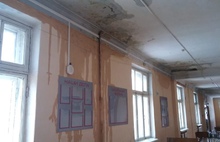 Школа в Ярославле: дети учатся на развалинах?