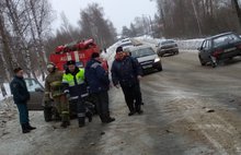 День жестянщика на ярославских дорогах: собрали фото и видео аварий, снежных ЧП и даже потопов