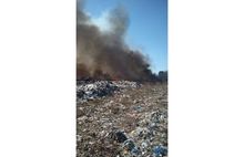 В Переславле горит мусорный полигон