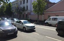 В центре Ярославля вновь меняют серую плитку