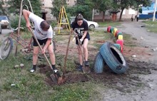 В Ростове жители самостоятельно сделали детский городок во дворе