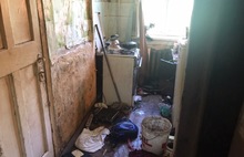 Превратил жилье в мусорную свалку: в Рыбинске власти выселяют хламофила