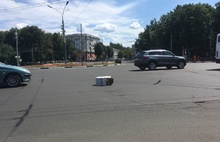 В центре Красной площади в Ярославле потеряли коробку из-под водки