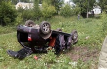 В Рыбинске перевернулась иномарка с пьяным водителем за рулем