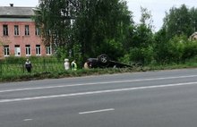 В Рыбинске перевернулась иномарка с пьяным водителем за рулем