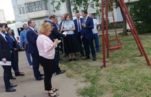 Посланник от президента: ярославские дворы посетила помощник Владимира Путина