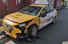 В Ярославле водитель такси «Ситимобил» был госпитализирован после ДТП