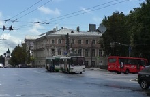 Транспортный коллапс: два ДТП парализовали движение в центре Ярославля – видео