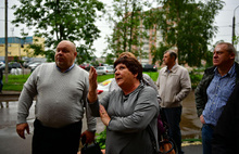 «Здесь ходят в детскую поликлинику»: в Ярославле жители опасаются обрушения фасада здания