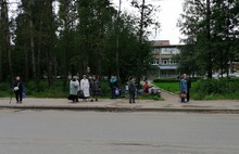 «Опять ставить красные палатки?»: ярославцы требуют вернуть остановки около больницы №9