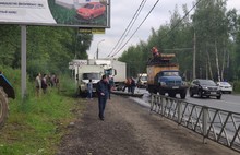 В Ярославле фура снесла столб: маршруты троллейбусов изменены