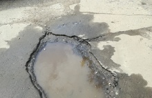 «Они более опасны»: ярославцы просят мэрию вместо сноса детских городков заняться разбитыми дорогами